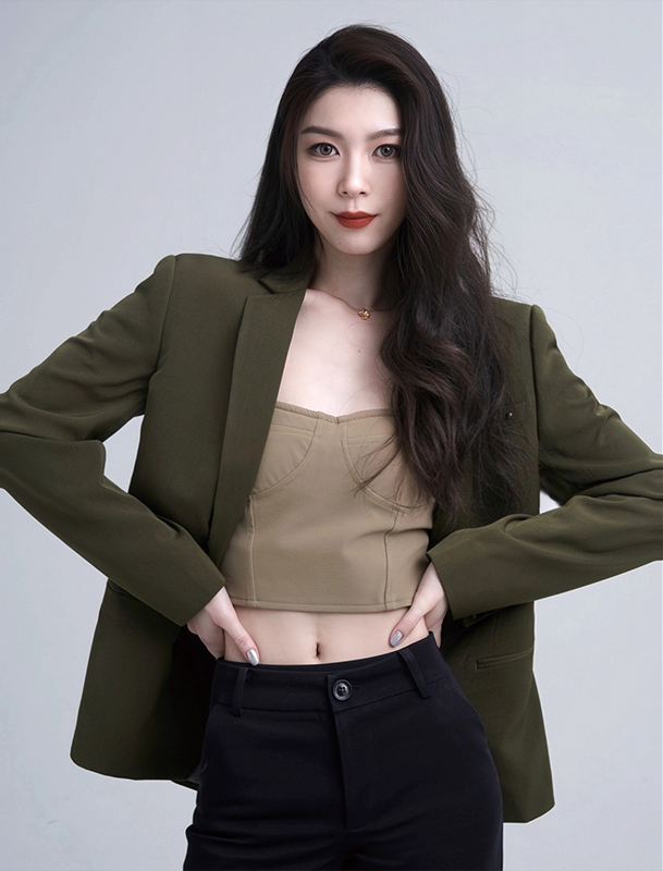 梁炜彤
